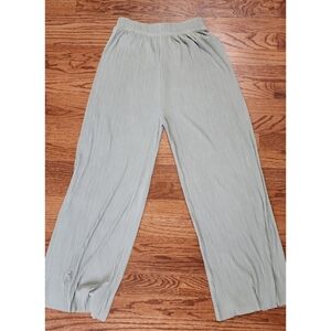 Oak and Fort accordian wide leg pants